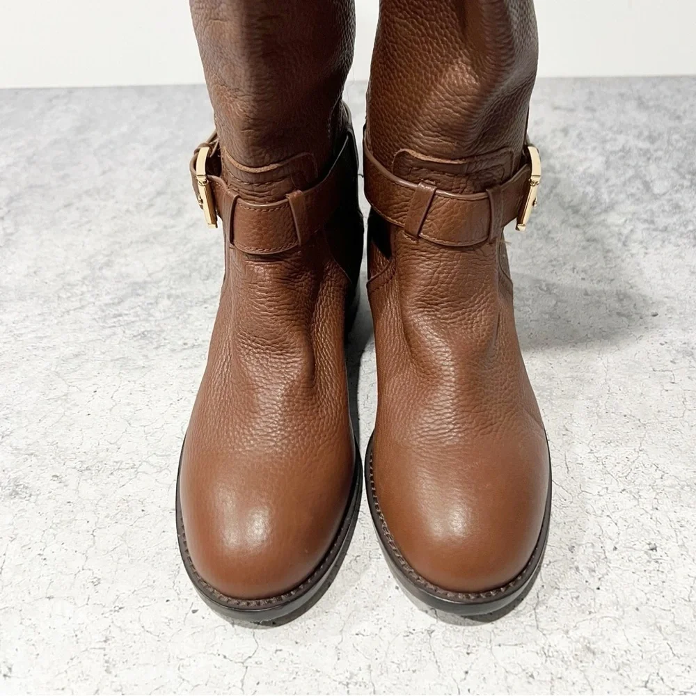 Tory Burch size 5m